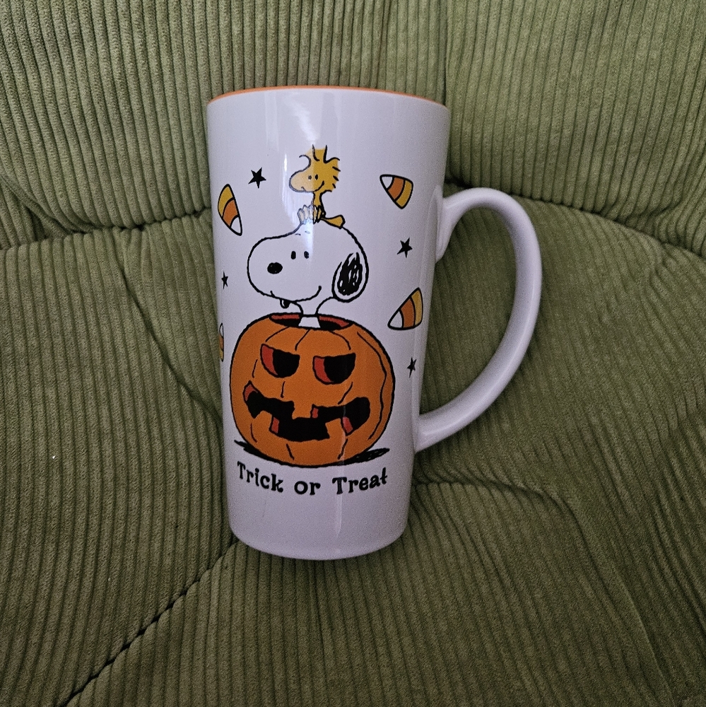 Brand New Snoopy Halloween Mug